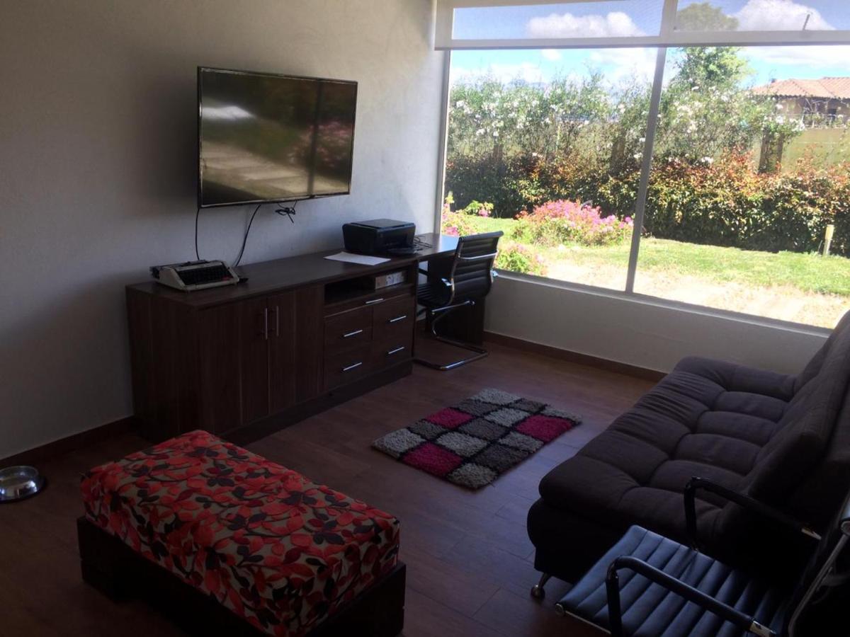 アキタニア Casa El Pino Bed & Breakfast エクステリア 写真