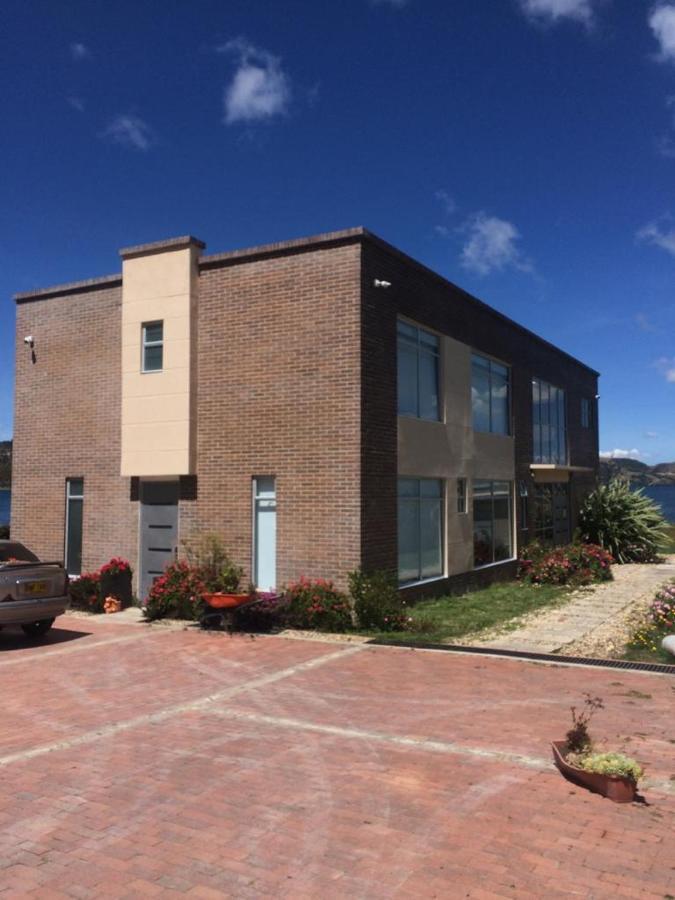 アキタニア Casa El Pino Bed & Breakfast エクステリア 写真